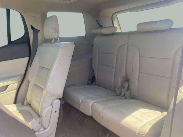 Photo of 2017 White Frost Tricoat GMC Acadia