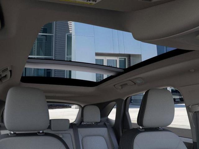 Photo of 2024 Oxford White Ford Escape