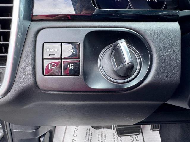 Photo of 2020 Quartzite Grey Metallic Porsche Cayenne