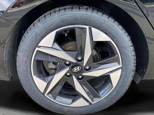 Photo of 2022 Phantom Black Hyundai ELANTRA