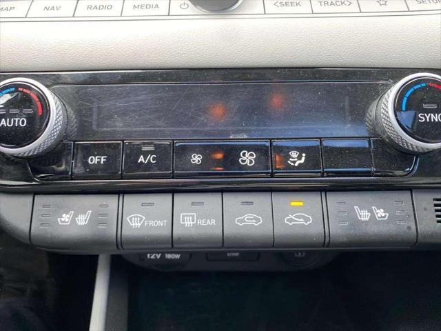 Photo of 2022 Phantom Black Hyundai ELANTRA