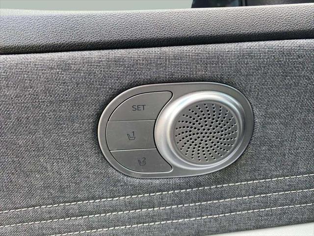 Photo of 2022 Phantom Black Hyundai ELANTRA