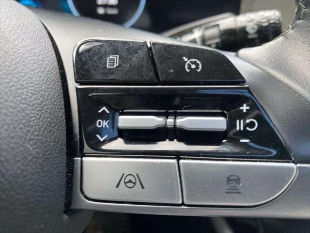 Photo of 2022 Phantom Black Hyundai ELANTRA