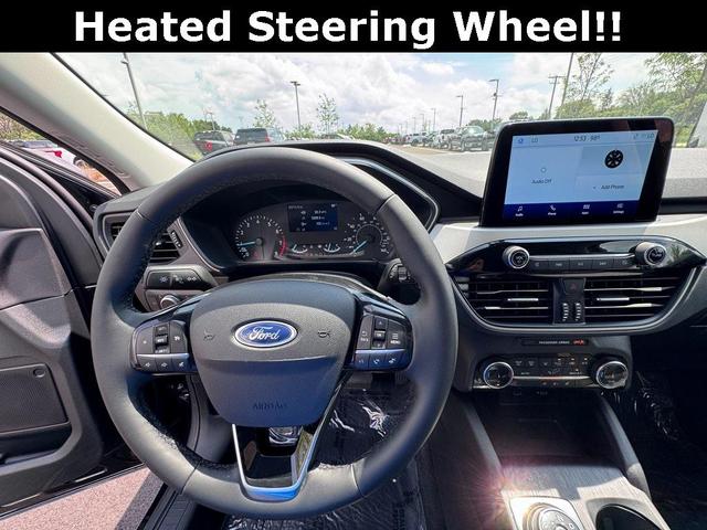Photo of 2022 Agate Black Metallic Ford Escape