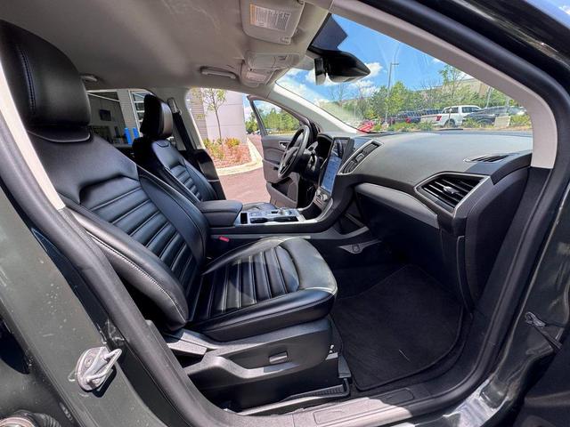 Photo of 2022 Forged Green Metallic Ford Edge