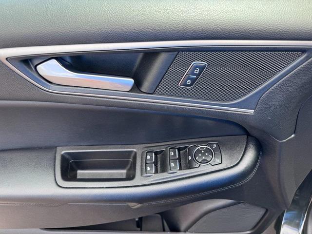 Photo of 2022 Forged Green Metallic Ford Edge