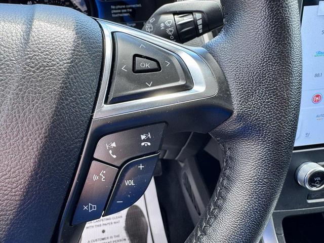 Photo of 2022 Forged Green Metallic Ford Edge