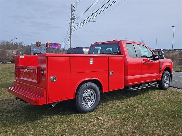 Photo of 2023 Race Red Ford F-350