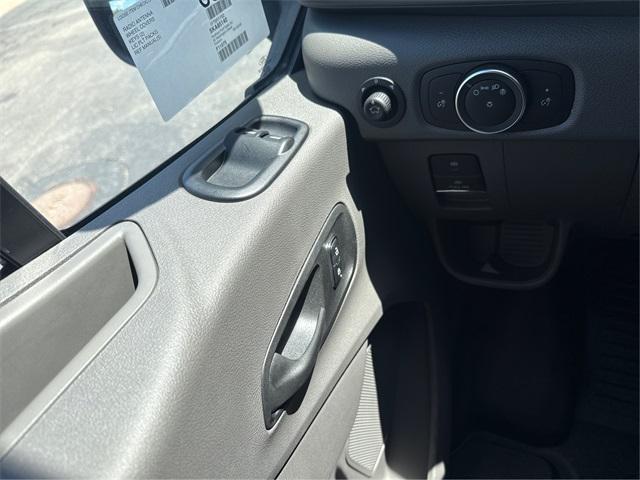 Photo of 2025 Oxford White Ford Transit-250
