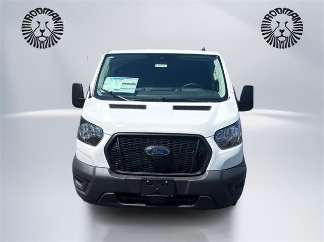 Photo of 2025 Oxford White Ford Transit-250