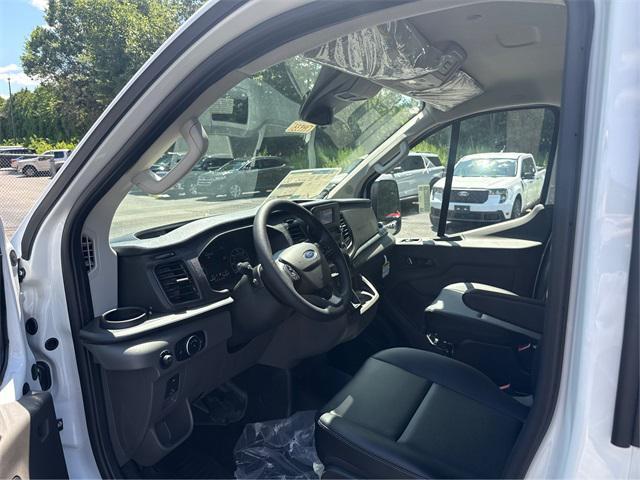 Photo of 2025 Oxford White Ford Transit-250