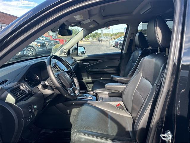 Photo of 2019 Crystal Black Pearl Honda Pilot