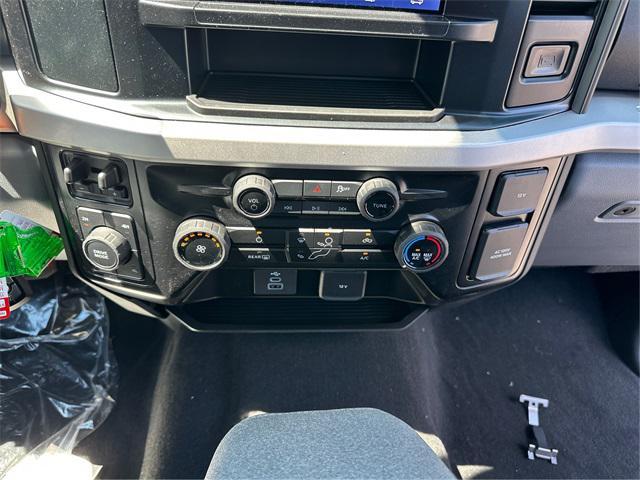 Photo of 2025 Carbonized Gray Metallic Ford F-350