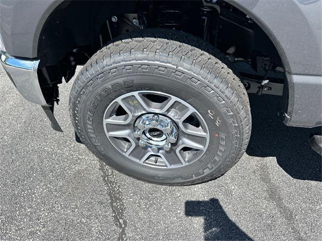 Photo of 2025 Carbonized Gray Metallic Ford F-350