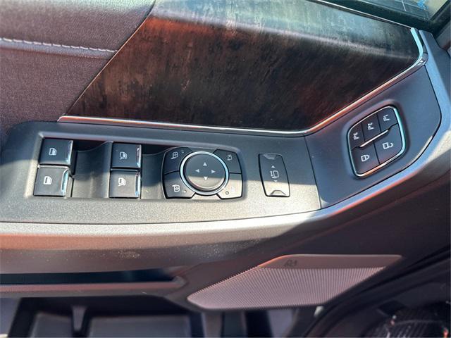 Photo of 2025 Star White Metallic Tri-Coat Ford F-350