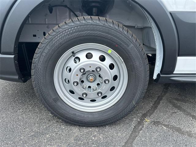 Photo of 2025 Oxford White Ford Transit-250