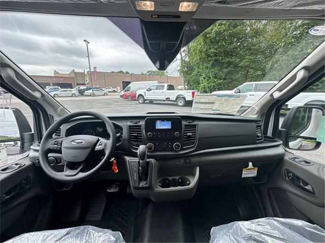 Photo of 2025 Oxford White Ford Transit-250
