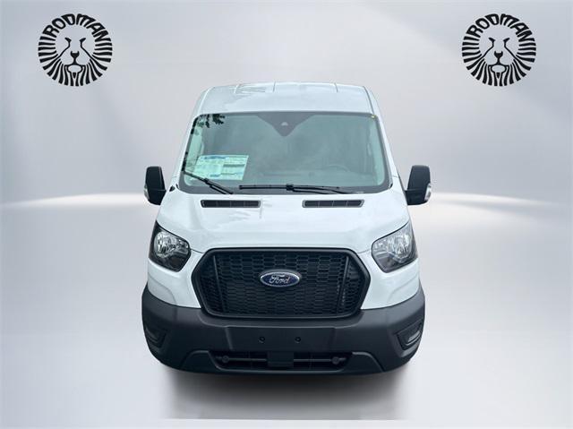 Photo of 2025 Oxford White Ford Transit-250
