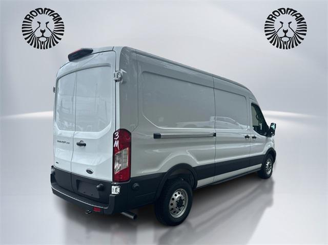 Photo of 2025 Oxford White Ford Transit-250
