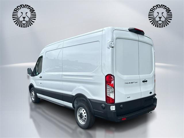 Photo of 2025 Oxford White Ford Transit-250