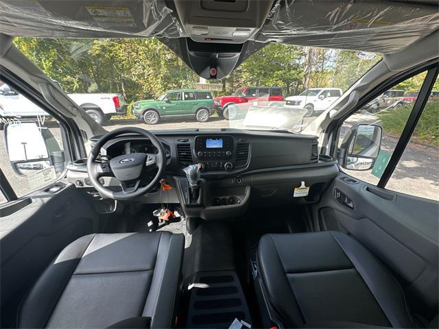 Photo of 2025 Oxford White Ford Transit-250
