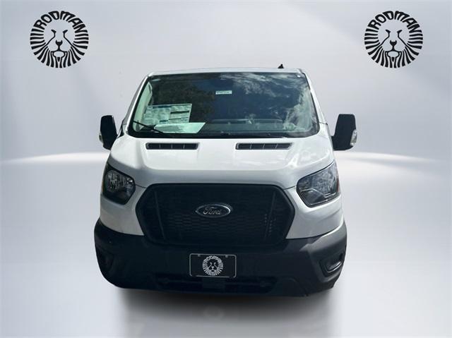 Photo of 2025 Oxford White Ford Transit-250