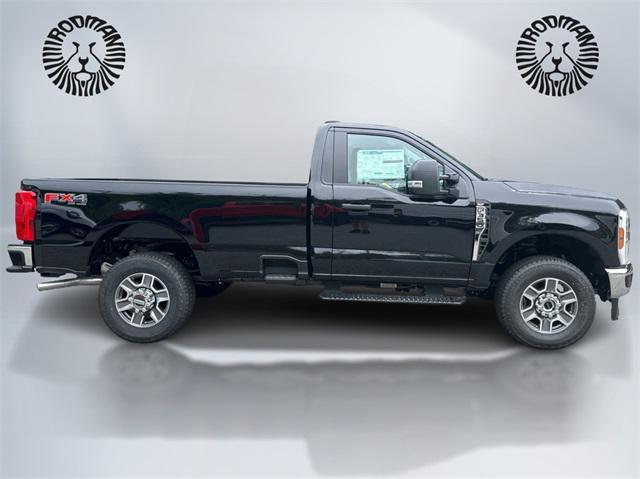 Photo of 2025 Agate Black Metallic Ford F-350