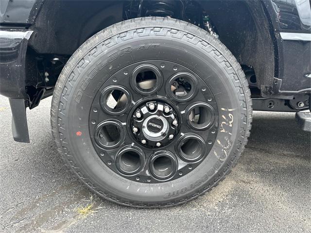 Photo of 2025 Agate Black Metallic Ford F-350
