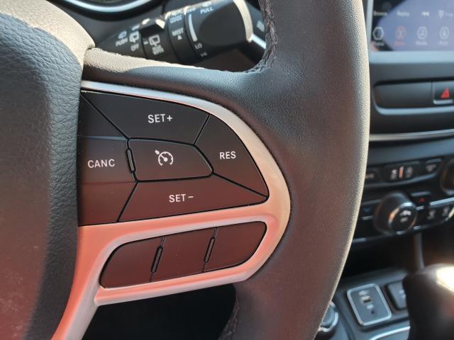 Photo of 2022 Bright White Clearcoat Jeep Cherokee