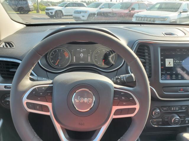 Photo of 2022 Bright White Clearcoat Jeep Cherokee