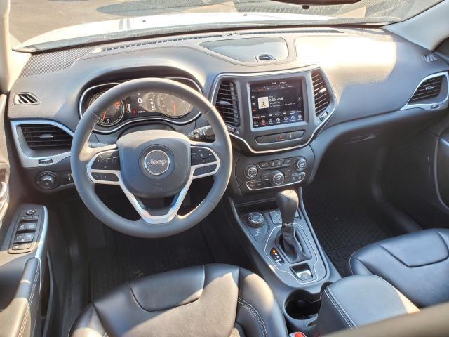 Photo of 2022 Bright White Clearcoat Jeep Cherokee