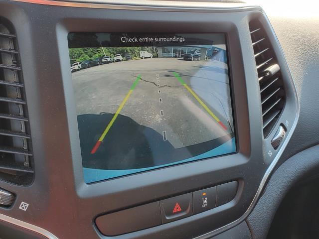 Photo of 2022 Bright White Clearcoat Jeep Cherokee