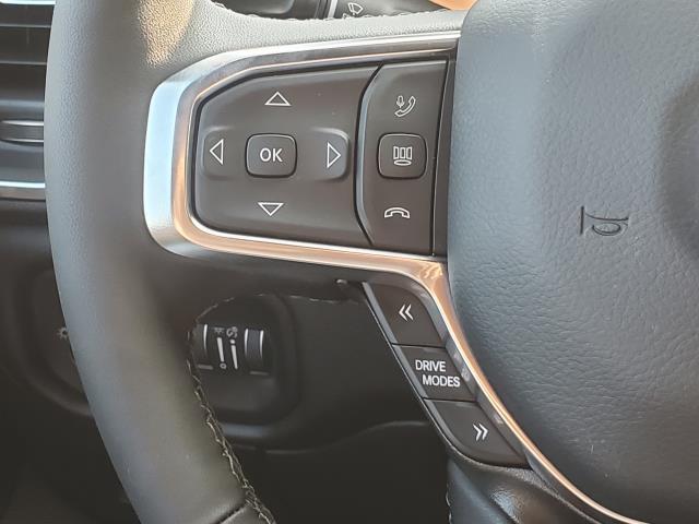 Photo of 2026 Diamond Black Crystal Pearlcoat RAM 1500