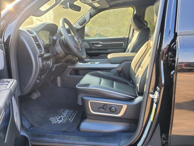 Photo of 2026 Diamond Black Crystal Pearlcoat RAM 1500