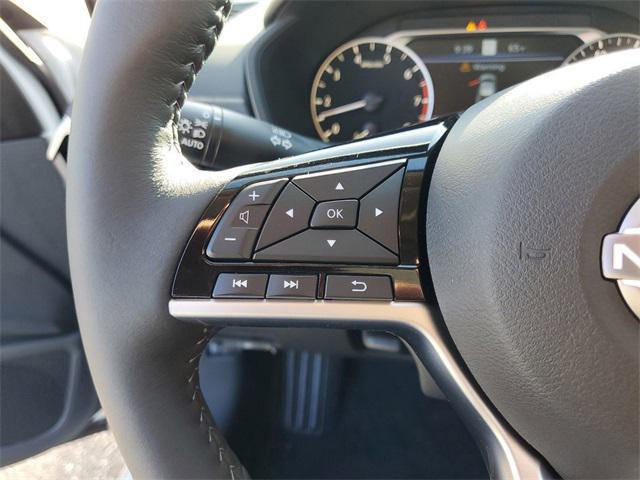 Photo of 2025 White Pearl Nissan Altima