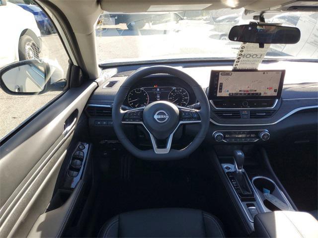Photo of 2025 White Pearl Nissan Altima