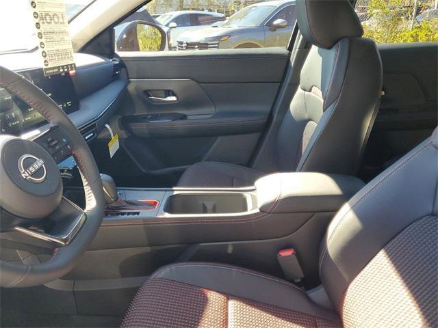 Photo of 2025 Super Black Nissan Kicks