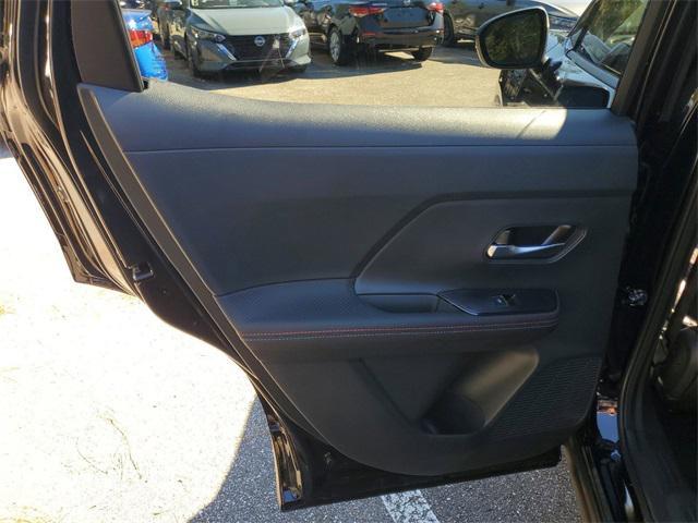 Photo of 2025 Super Black Nissan Kicks