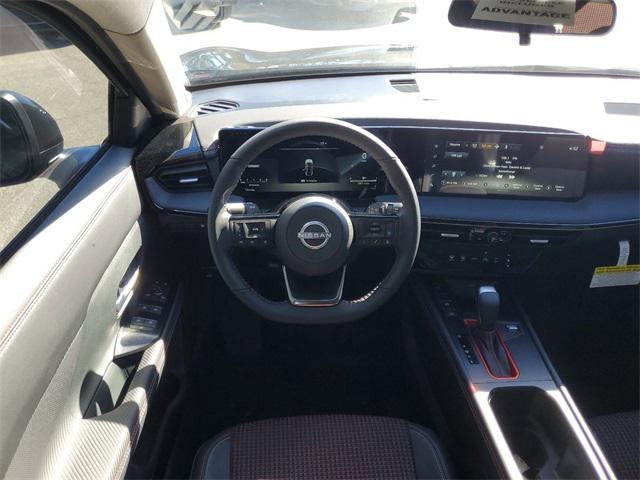 Photo of 2025 Super Black Nissan Kicks