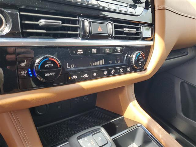 Photo of 2023 Brilliant Silver Metallic Nissan Pathfinder
