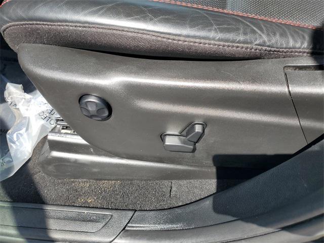 Photo of 2024 DB Black Crystal Clearcoat Dodge Durango