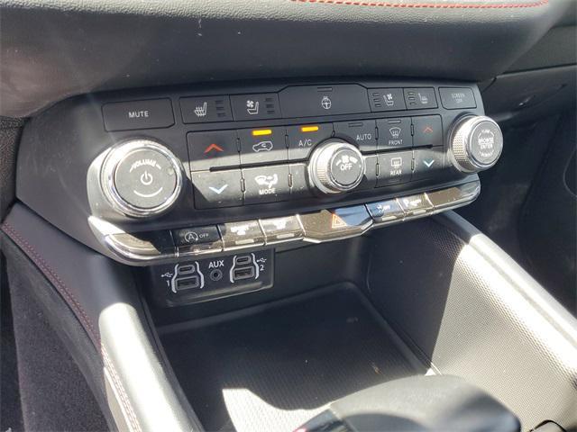 Photo of 2024 DB Black Crystal Clearcoat Dodge Durango