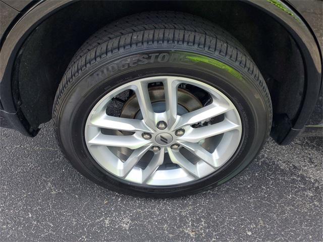 Photo of 2024 DB Black Crystal Clearcoat Dodge Durango