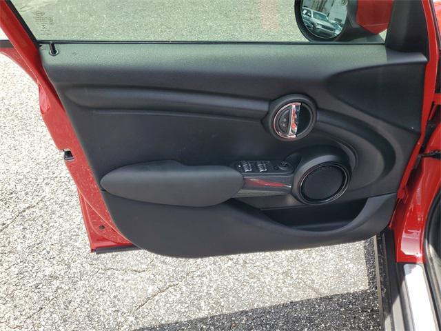 Photo of 2022 Chili Red MINI Hardtop