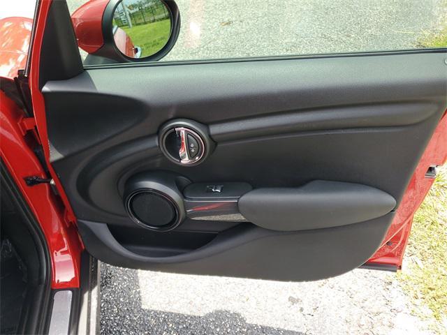Photo of 2022 Chili Red MINI Hardtop