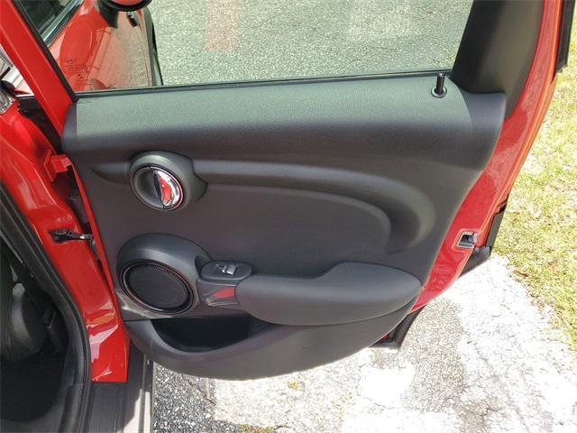 Photo of 2022 Chili Red MINI Hardtop
