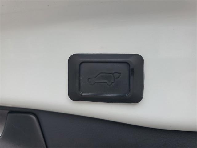 Photo of 2022 Blizzard Pearl Toyota RAV4