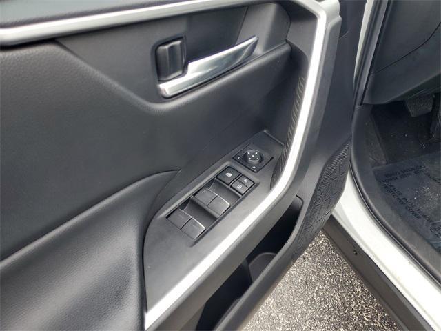 Photo of 2022 Blizzard Pearl Toyota RAV4