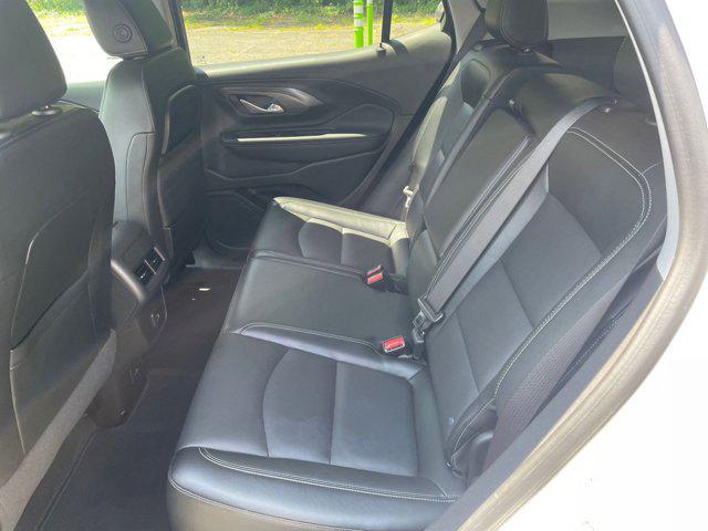 Photo of 2024 Summit White GMC Terrain