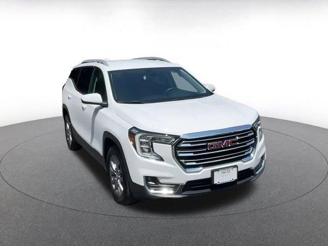 Photo of 2024 Summit White GMC Terrain